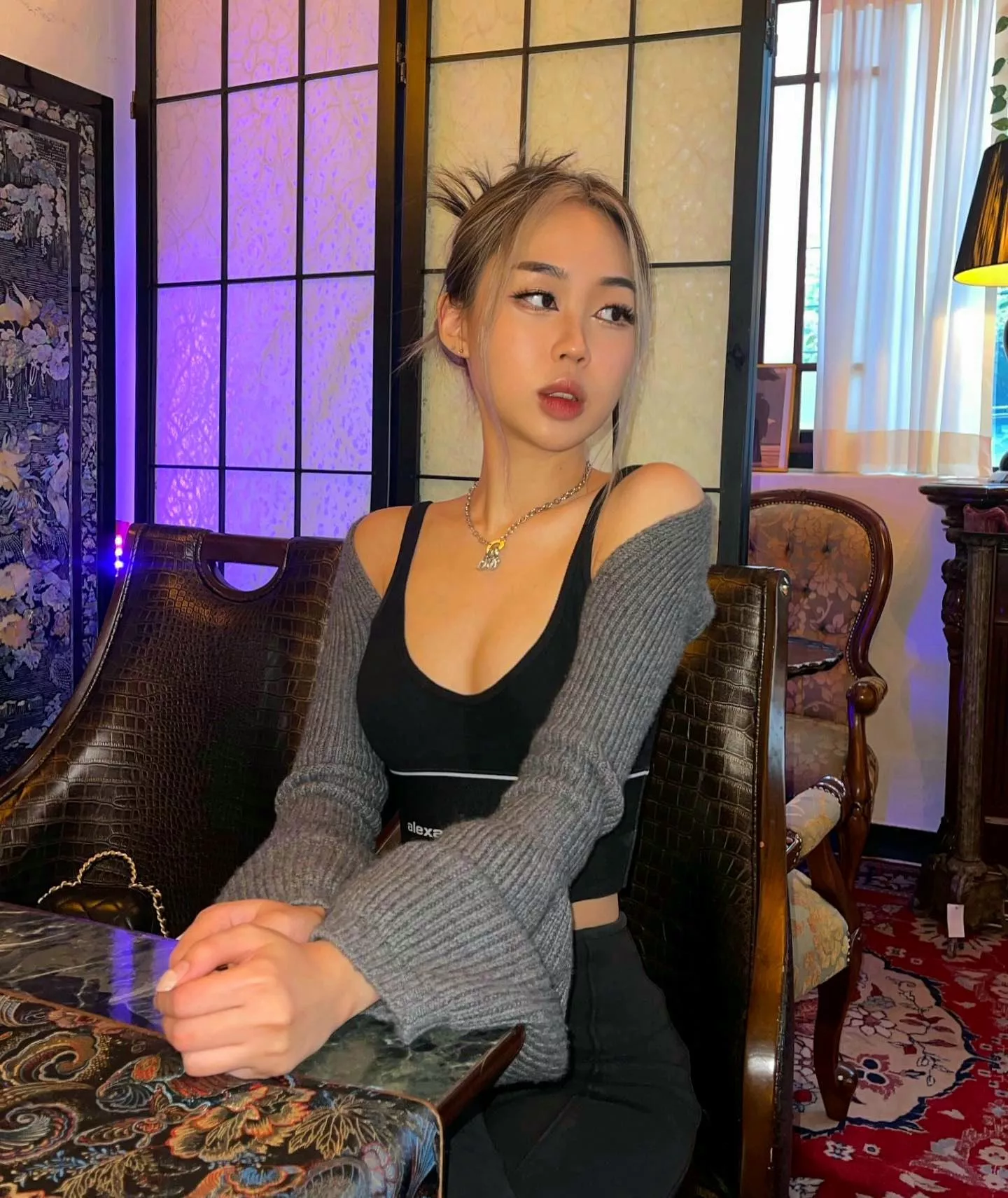 Trying not to look at you posted by JiJuice2002