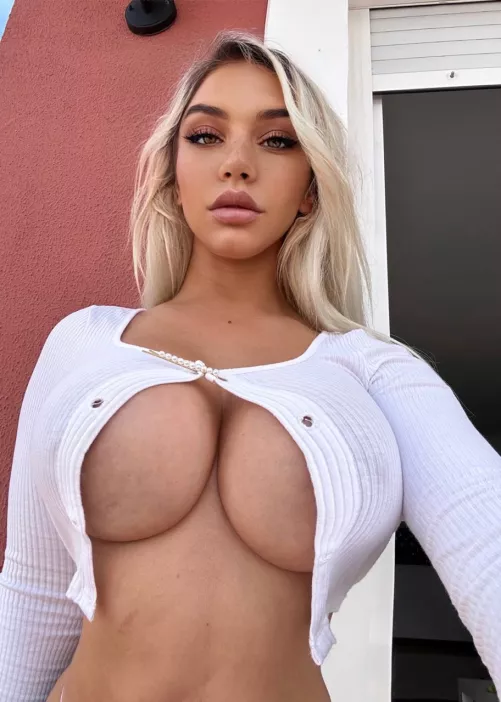 Worship my body as if you own it 🥰 by OFYoursecret777