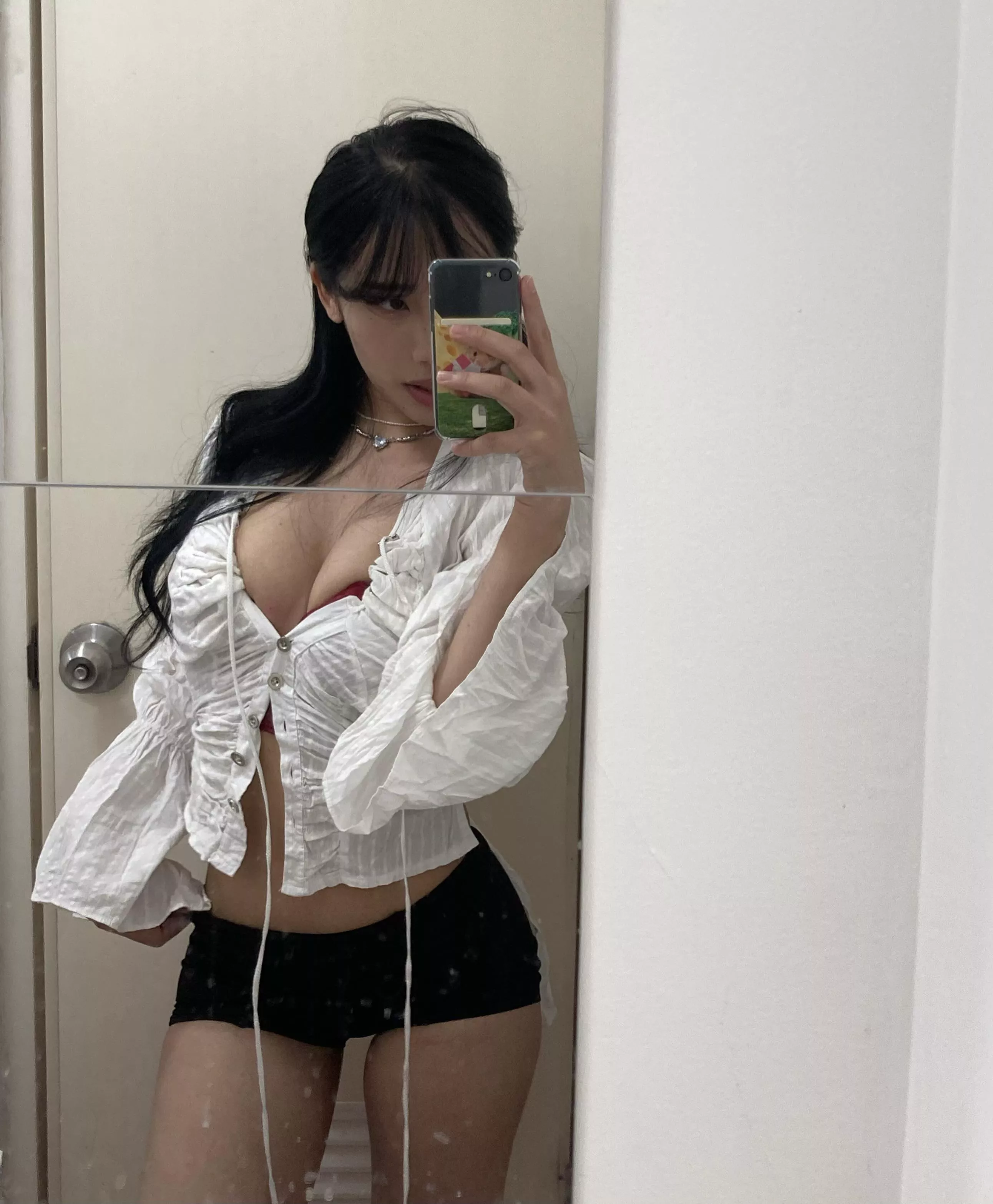 Your favorite korean girl 🤭 posted by CynicalKathryn7