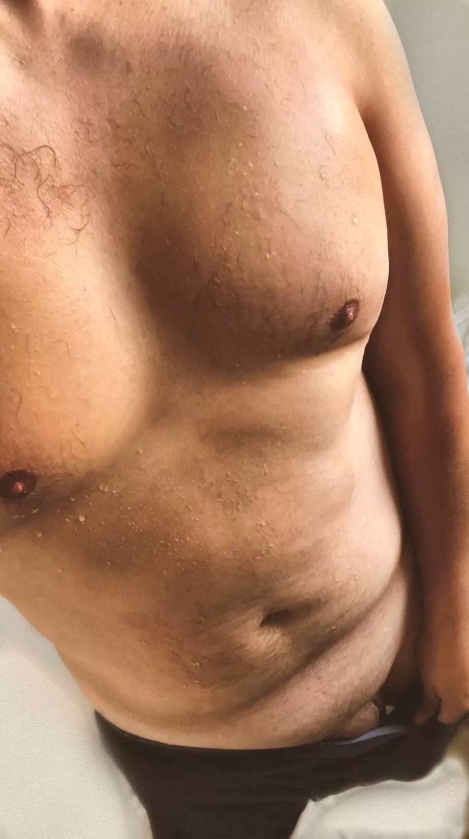 A sweaty tease from a morning workout. 😉 [m] posted by Latter-Enthusiasm-13