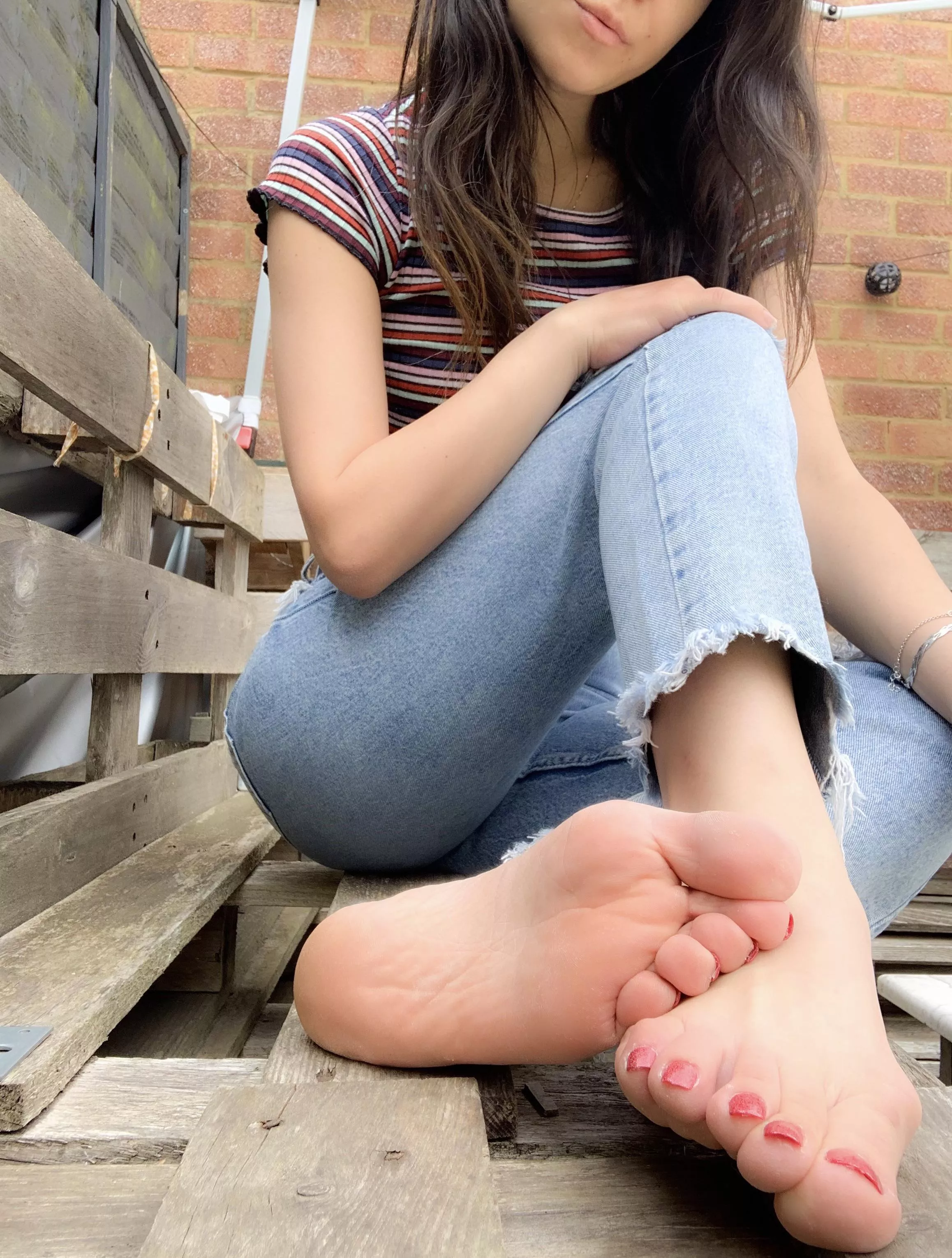 Any plans for the weekend? Apart from thinking about my feet ✨ posted by ToesWonky