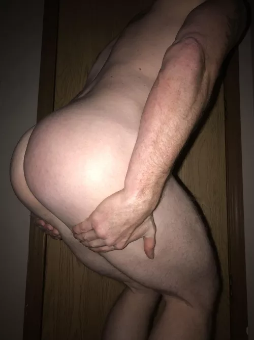 Don’t mind if I sit right here? by theAssman8108