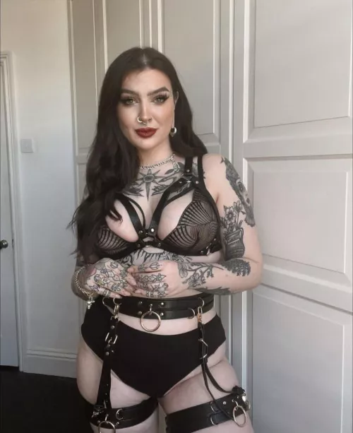 [F] looking for someone here by MistressAlexmess