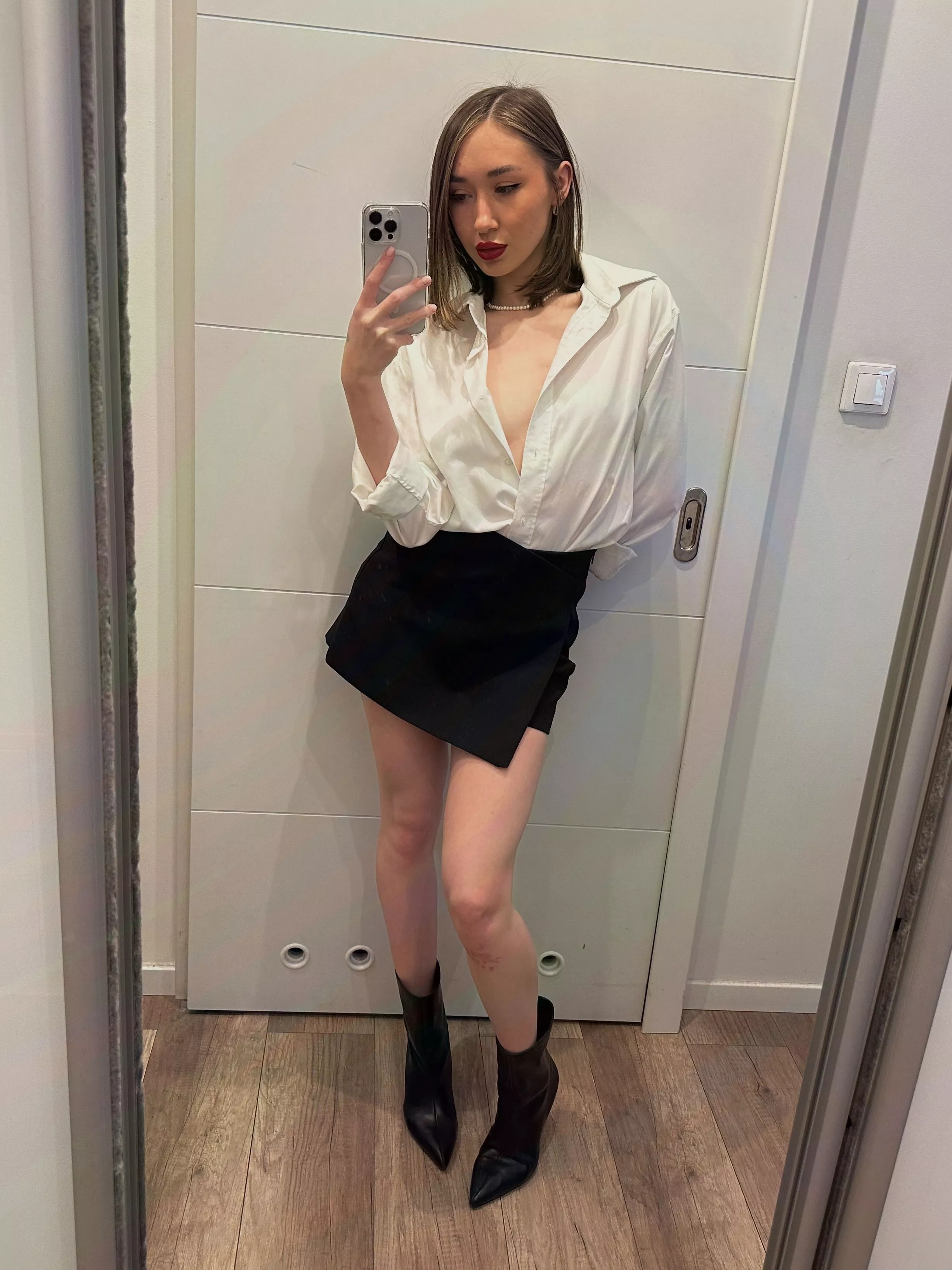 Feel how soft it is posted by Lolinafg