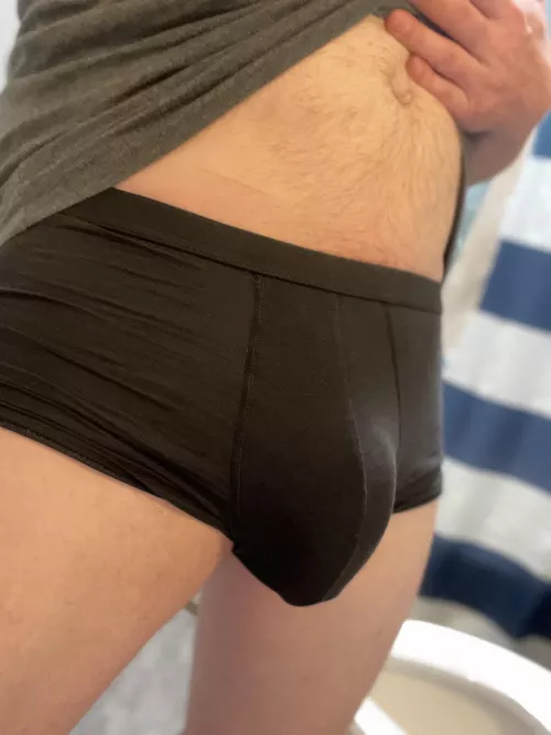 First post here. Wouldn’t you love to wake up with this thing in between your legs? by ClamChopzz