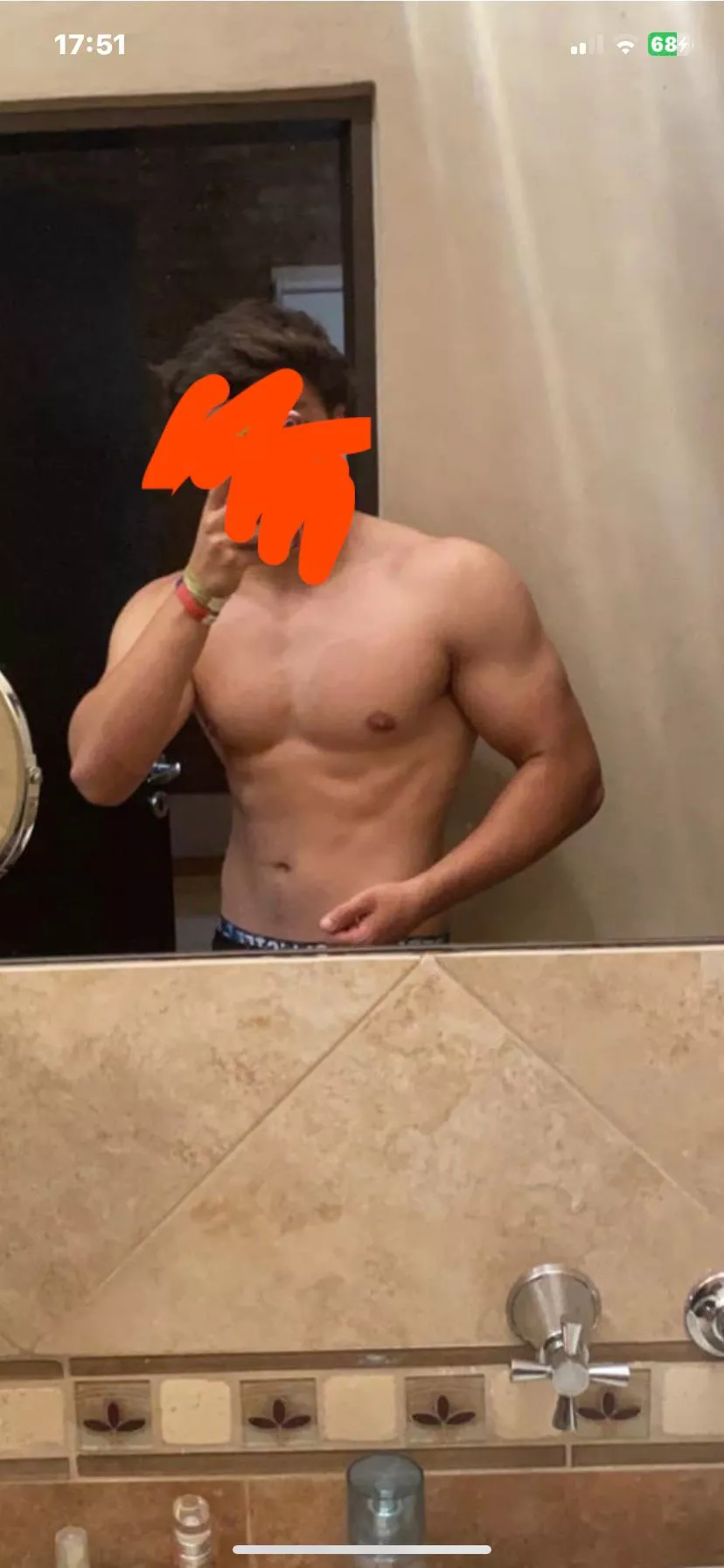 I love gym ❤️ posted by matiaslopez_