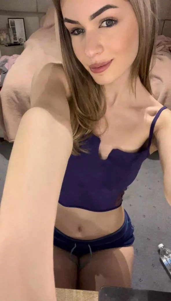 Let’s start the day right with no bra posted by doll_eyesblue