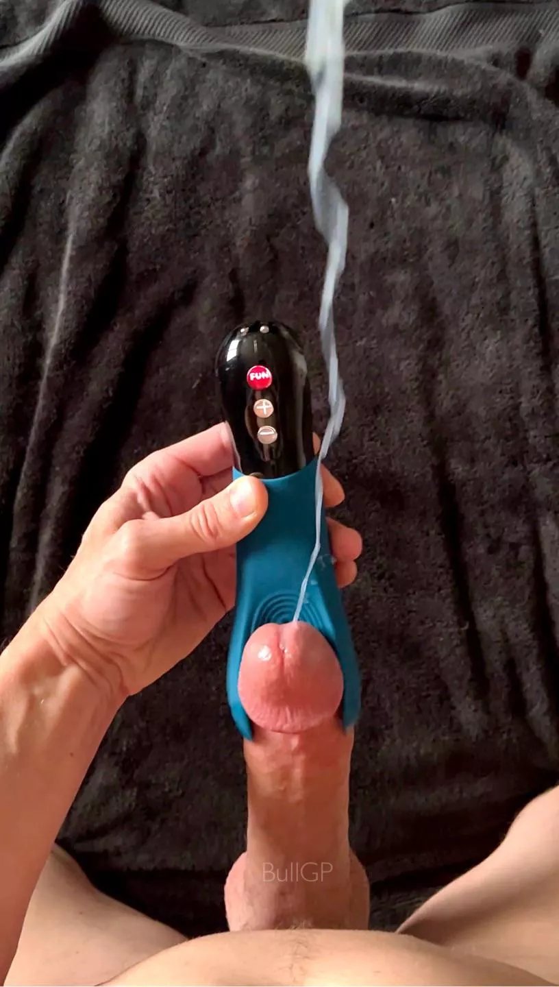 Look at the cum rope this manta toy produced! You should see the video! posted by BullGP