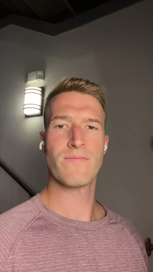 Looking for someone to carry me on ranked OW2 please❤️ by -Zinger