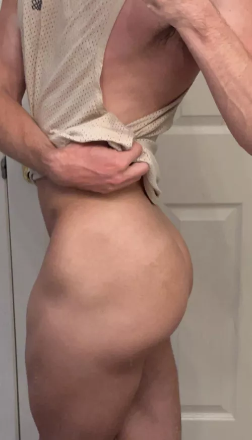 Muscle cakes by Rchrdzzz