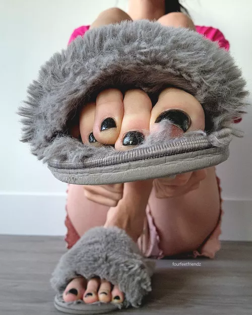 My toes are keeping cozy 🖤 by fourfeetfriendz