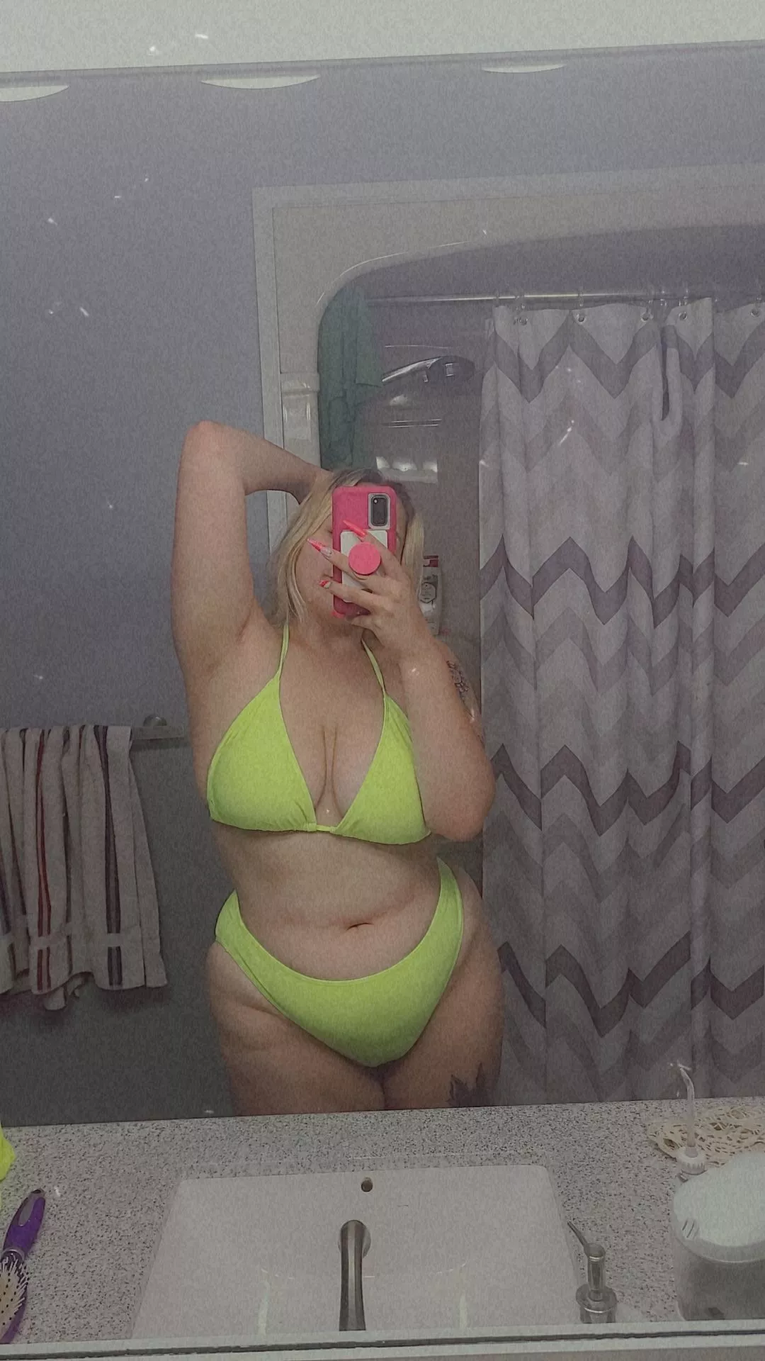 On a scale of 1 to 10 how hot am I? posted by Automatic-Ad7742