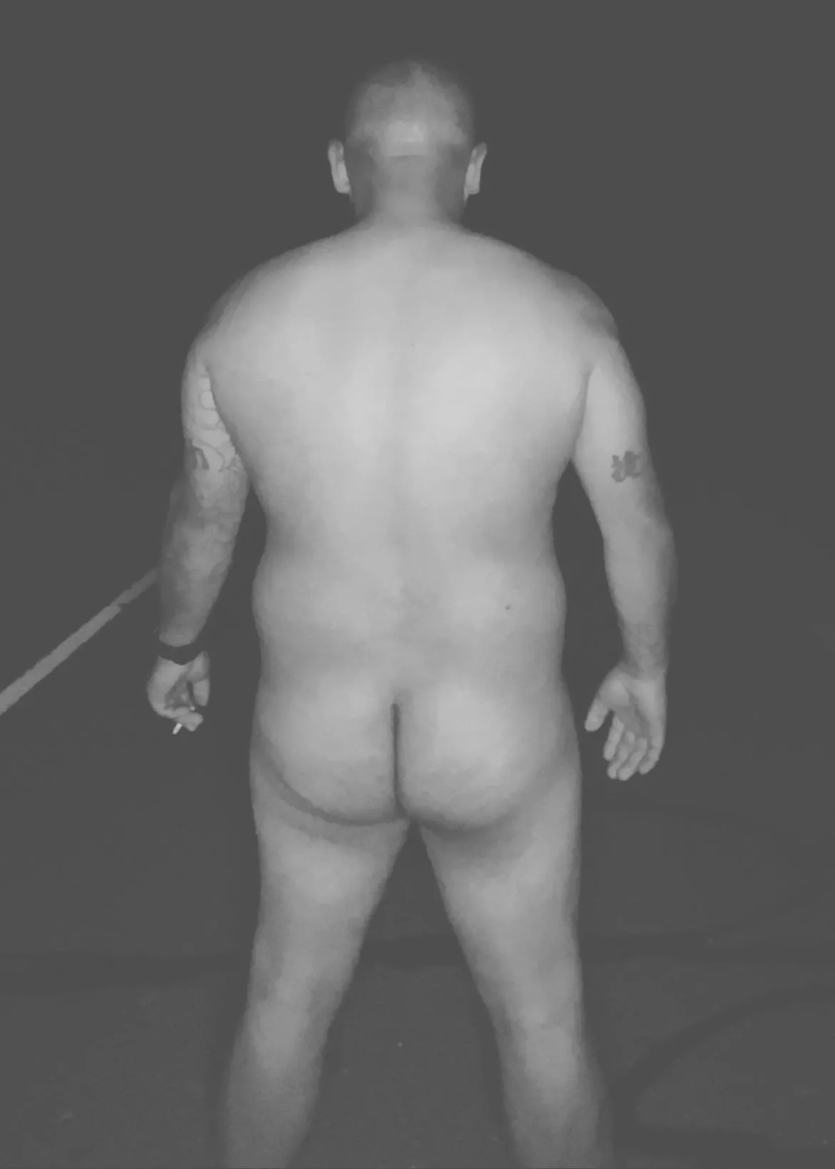 Quick smoke break on normally a busy Highway durning the day but empty at night. posted by Fuzzy_Poetry_2163