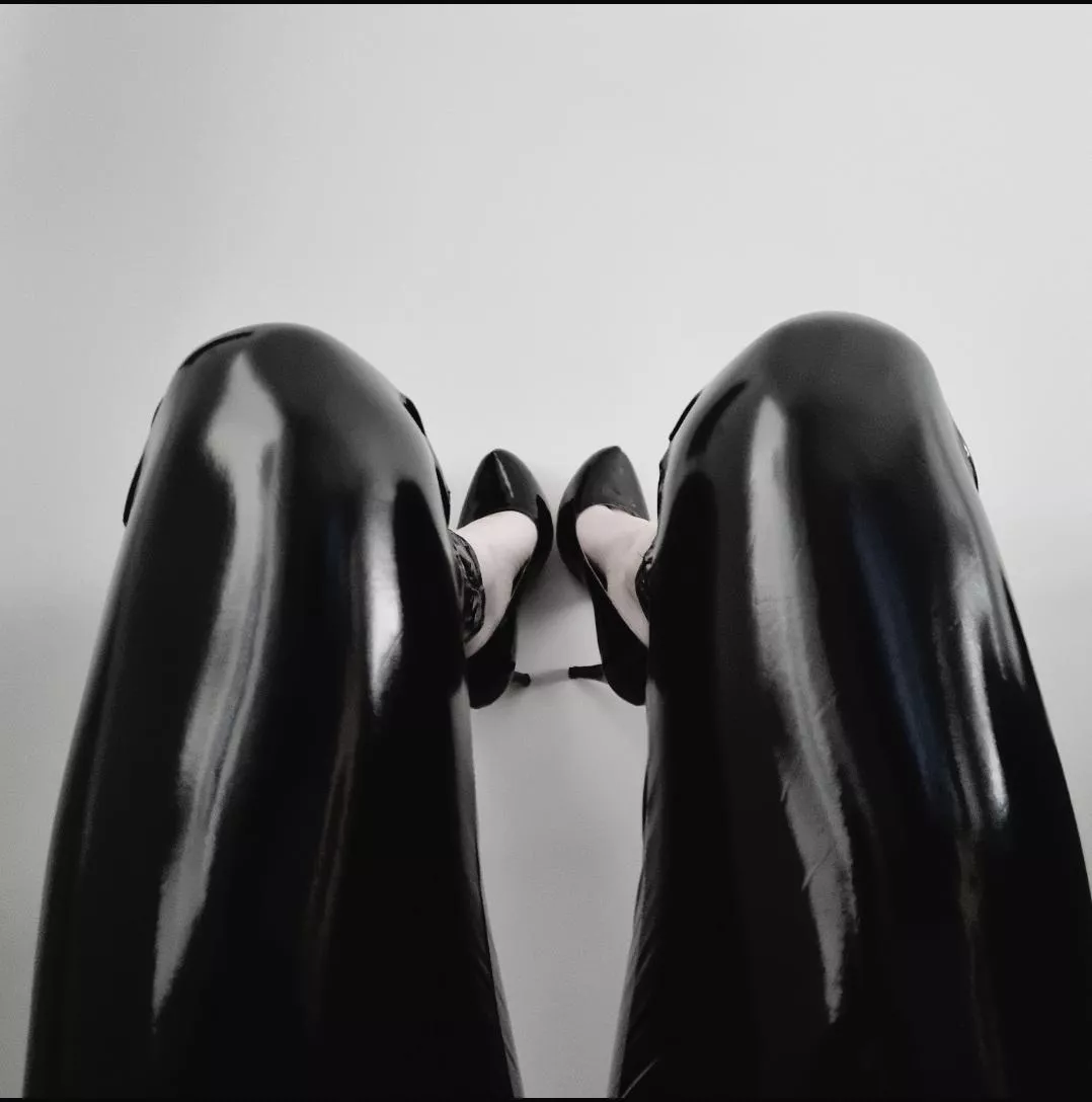 Shiny Leggings and Black Pumps posted by CelebsinHeels01