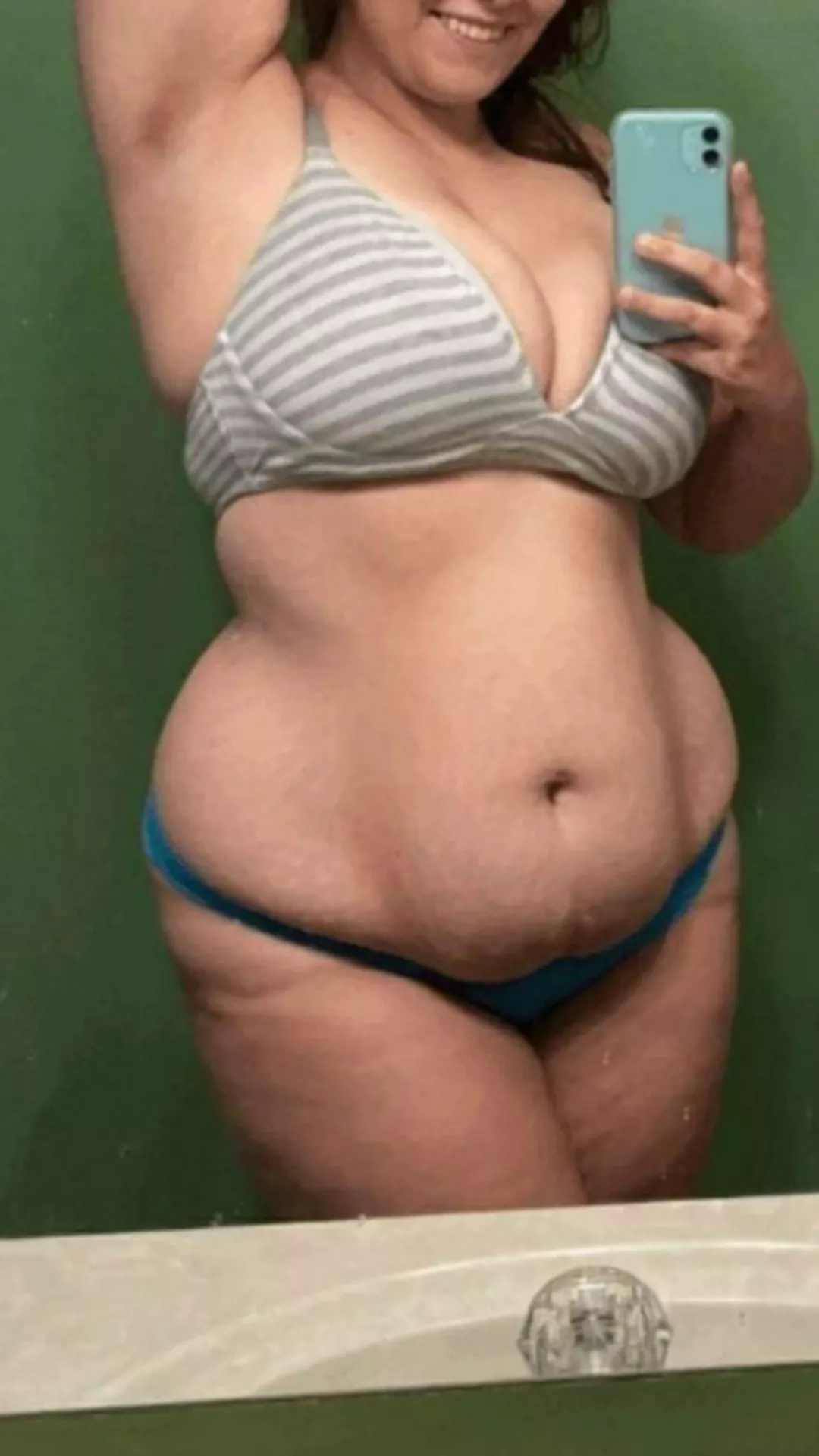 Tell me your thoughts on my thick mombod! posted by abigailgray256