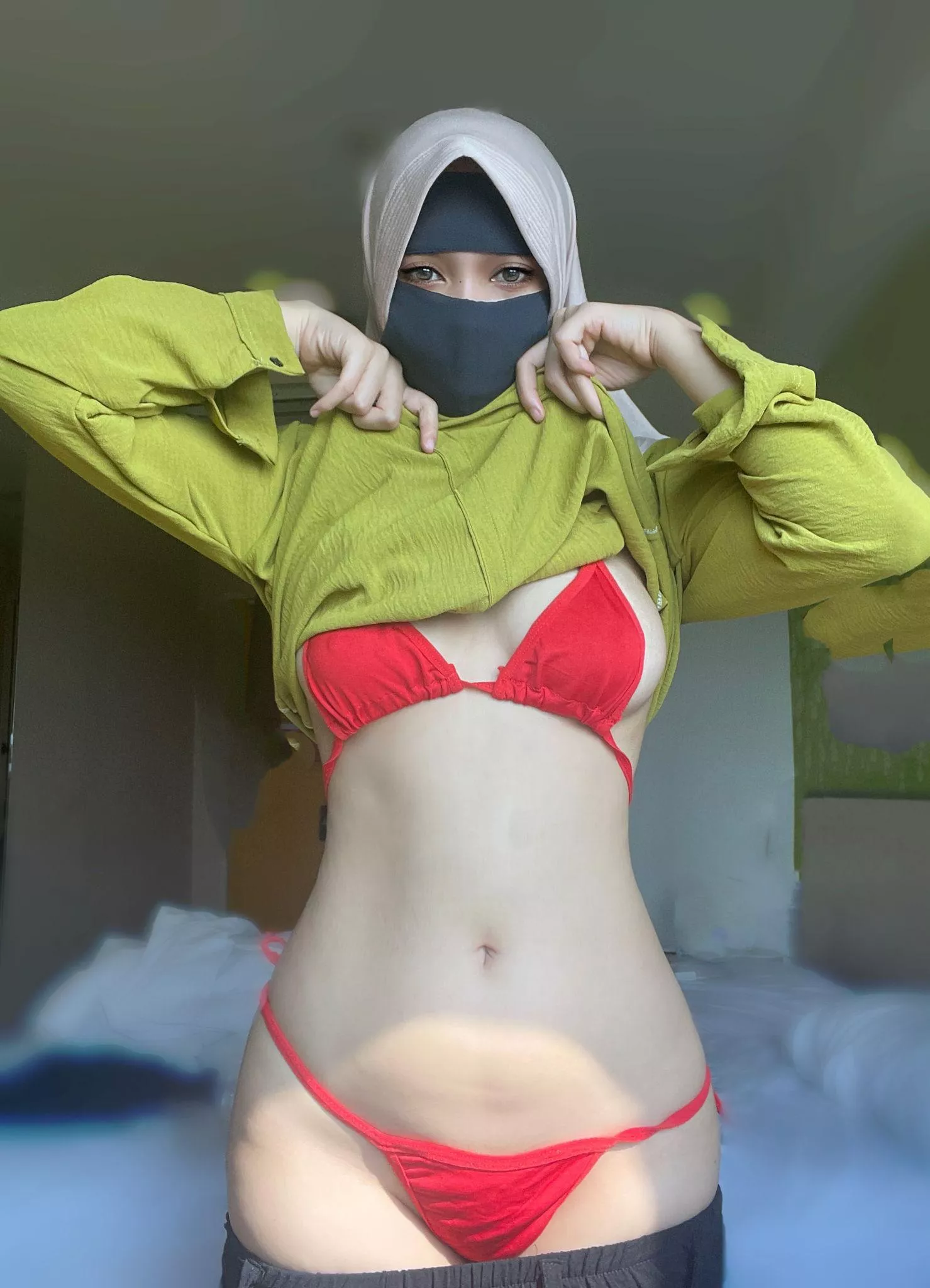[TW] Is this the hijabi figure you find ideal? posted by outfittrivial
