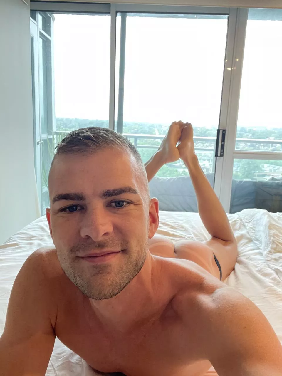 Zoom for the thong tan lines posted by bulgeboy12