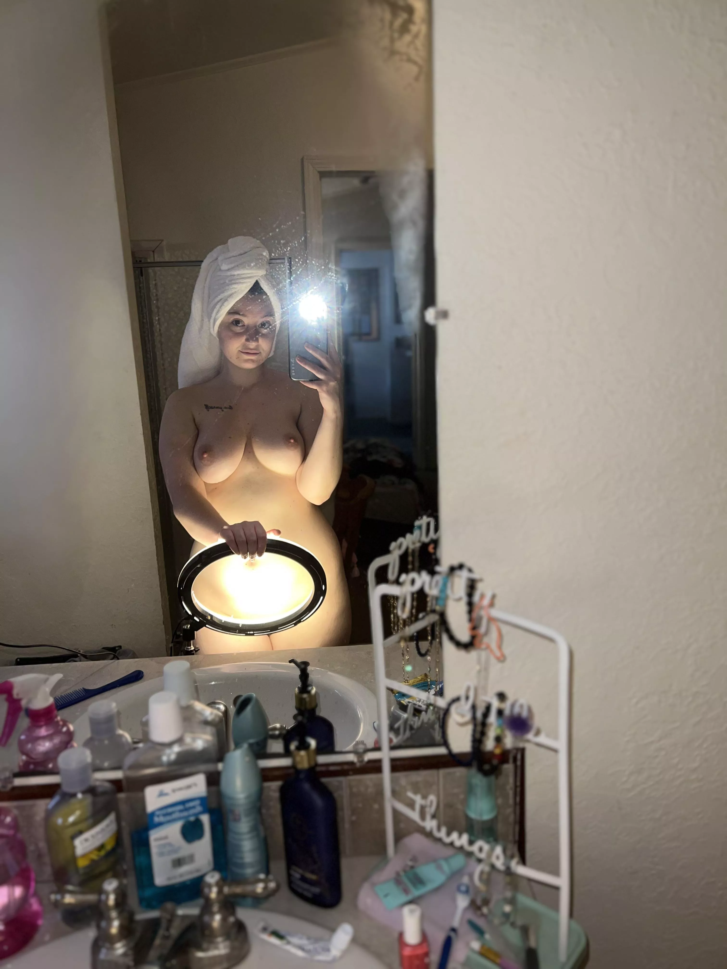 Amateur pussy home alone. posted by Loveforlydiaa