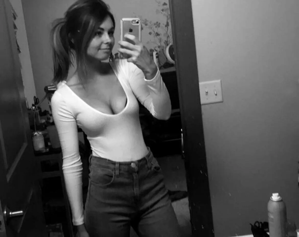 artsy iutr posted by Bdthrowe000