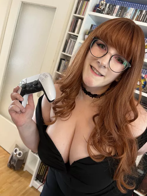 Can i distract you with a blowjob while you game? by curvy_cinnamon