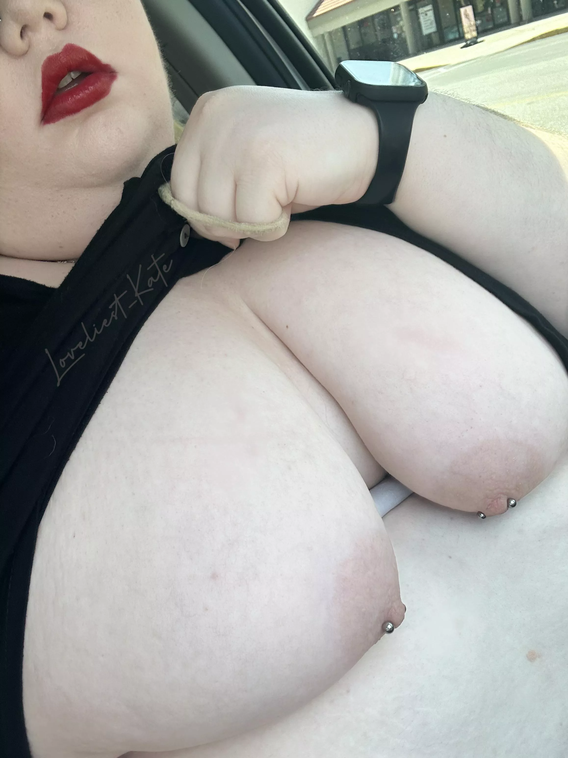 Flashing is even more fun when someone sees you 🤭❤️ posted by Loveliest_Kate