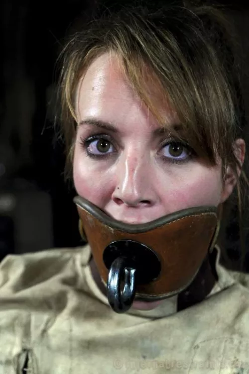 Her mouth is full (Alisha Adams) by throw4waykink