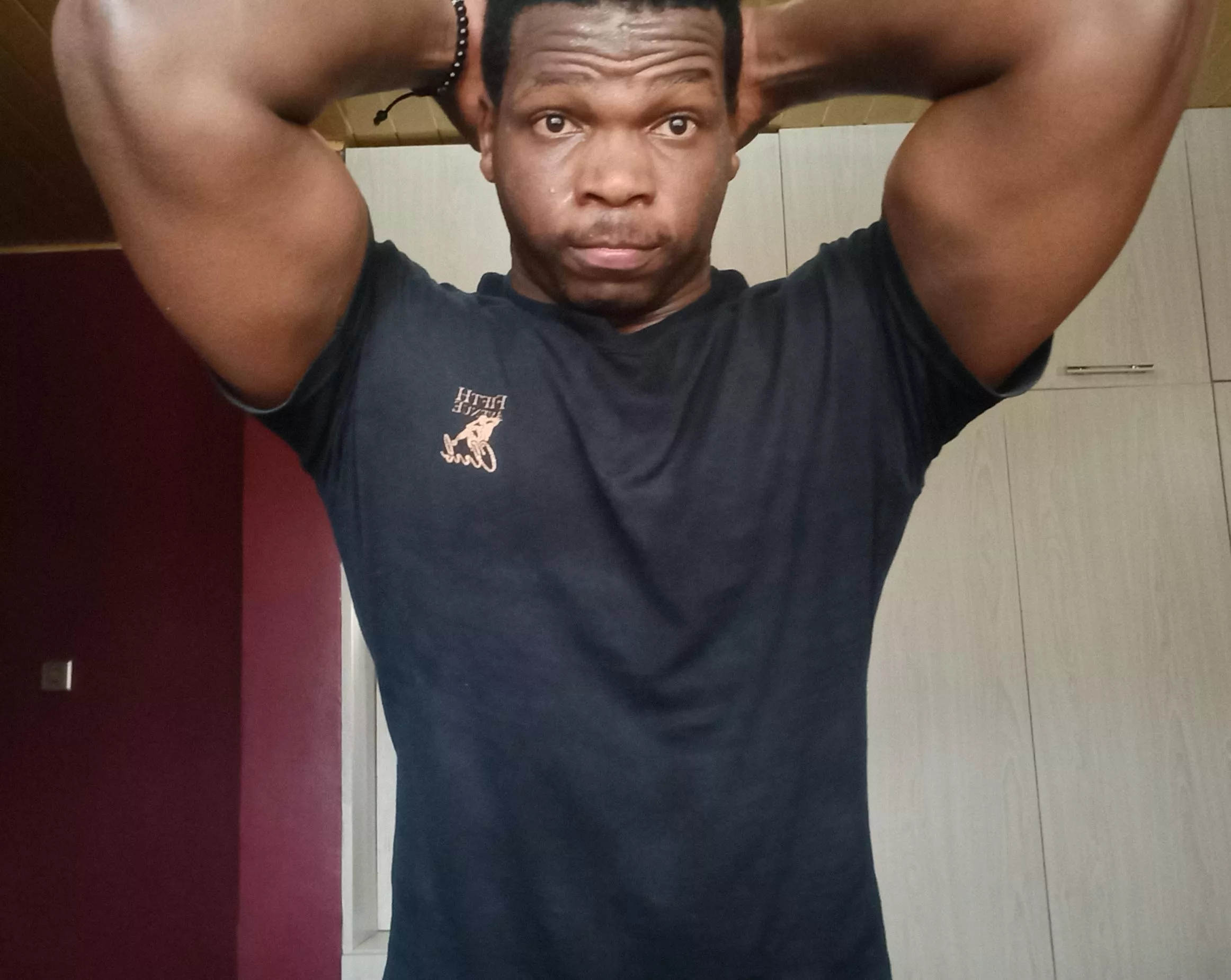 He's sweaty🙃 posted by vl_aar