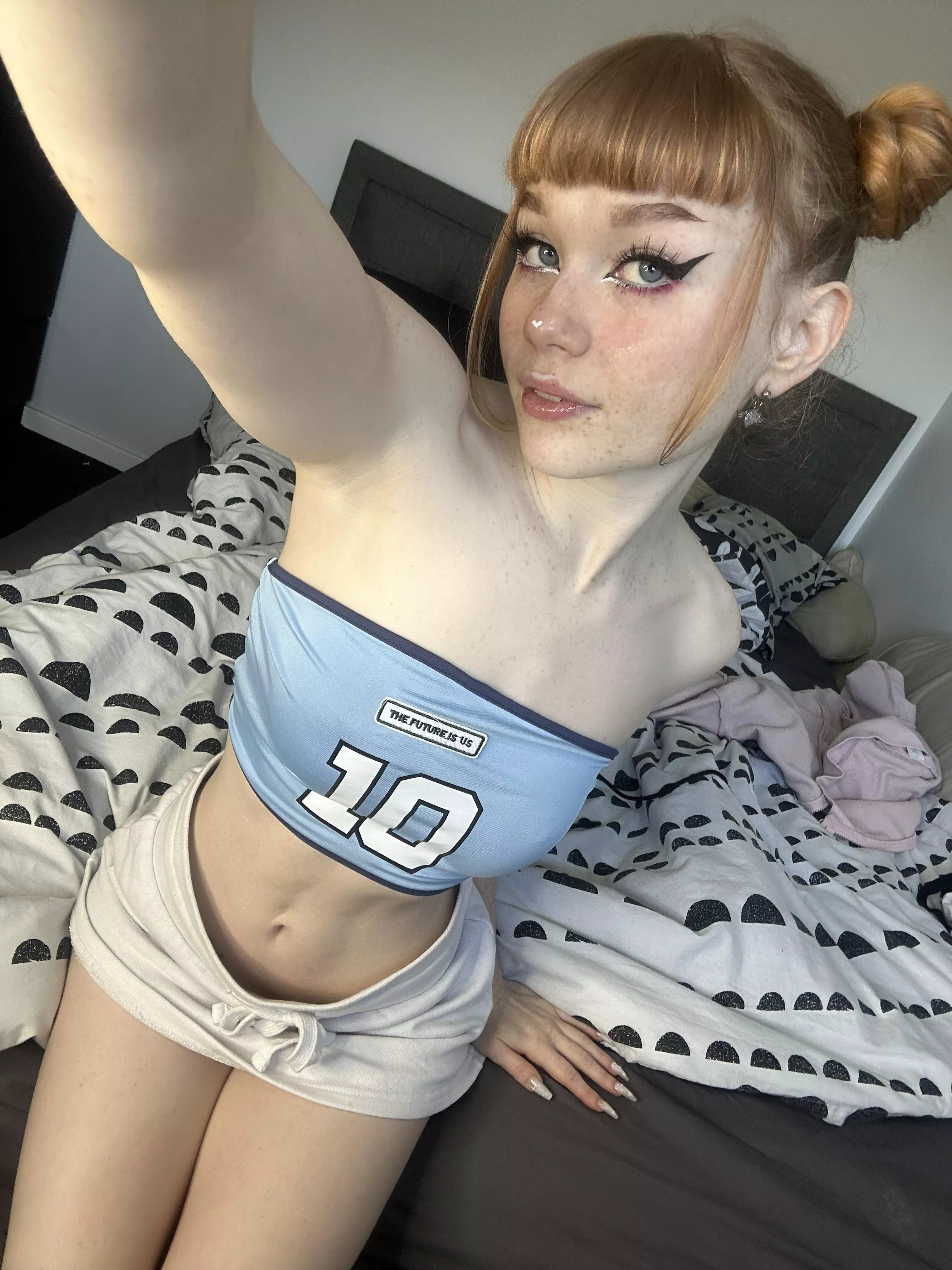 hiya! posted by pocketpixxie