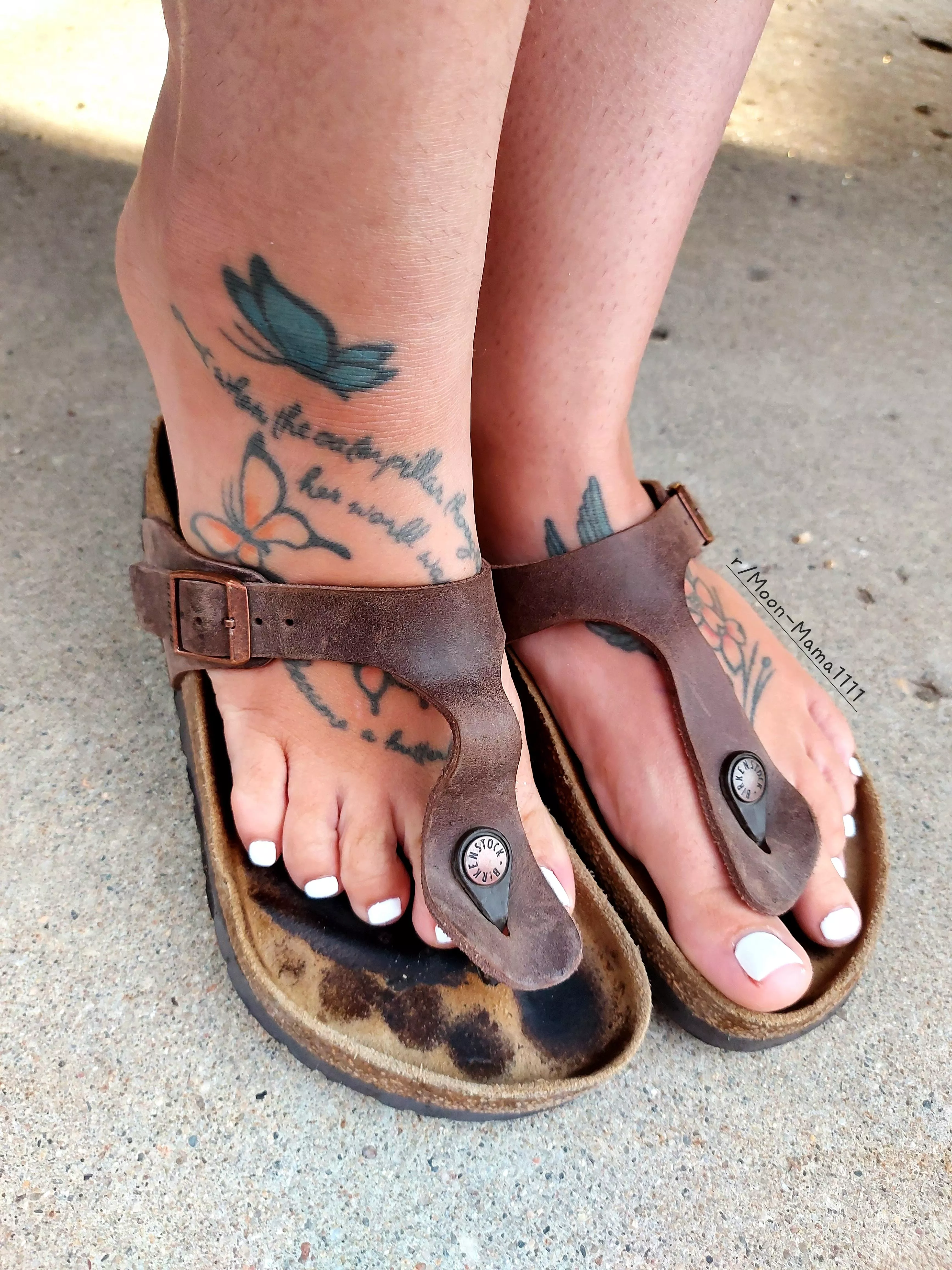 I caught you staring at my toe prints 👣 posted by Moon-Mama1111