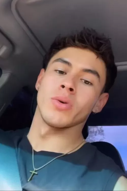 Looking for some OW2 friends ✌ by No_Intention228