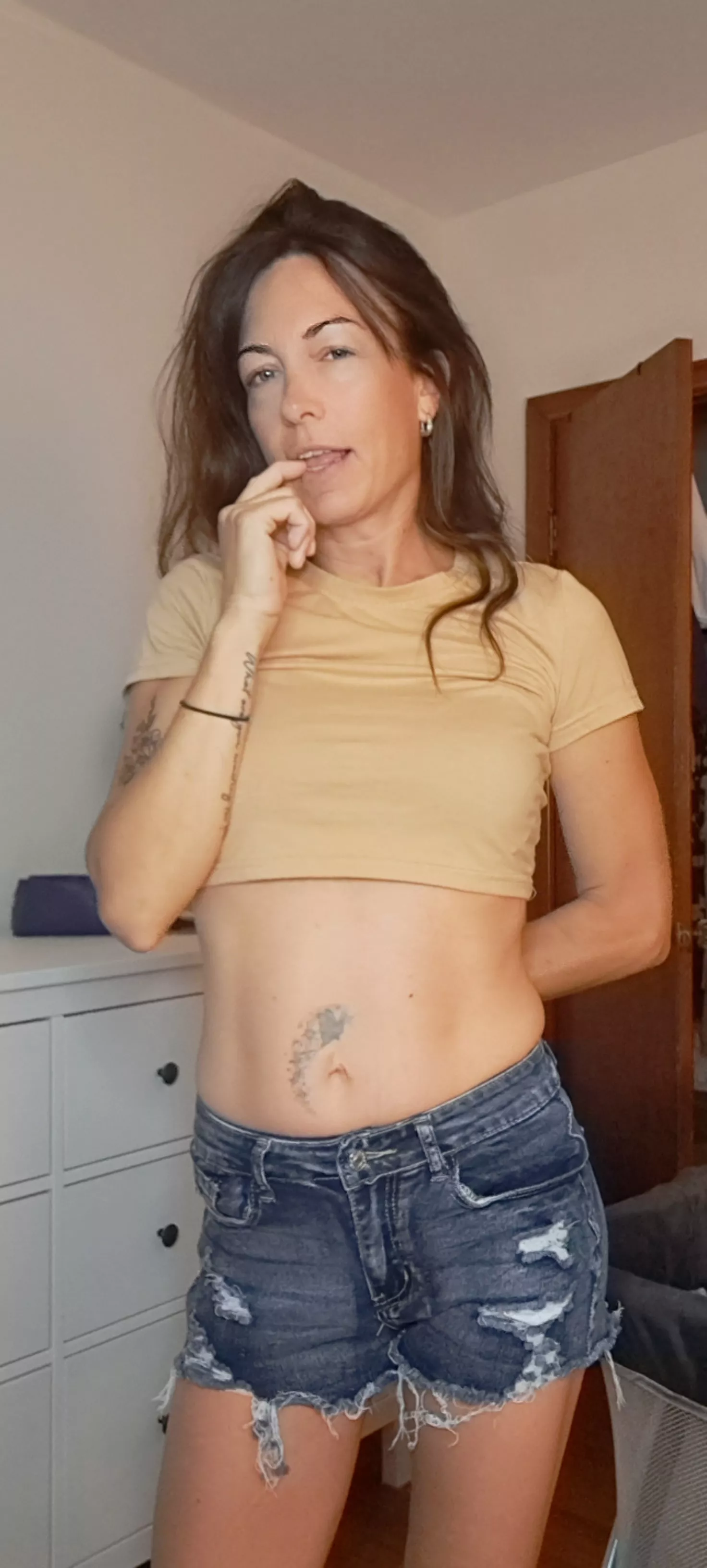 Mom of two. Can we meet me in the shower? F35 posted by Violet_baddie