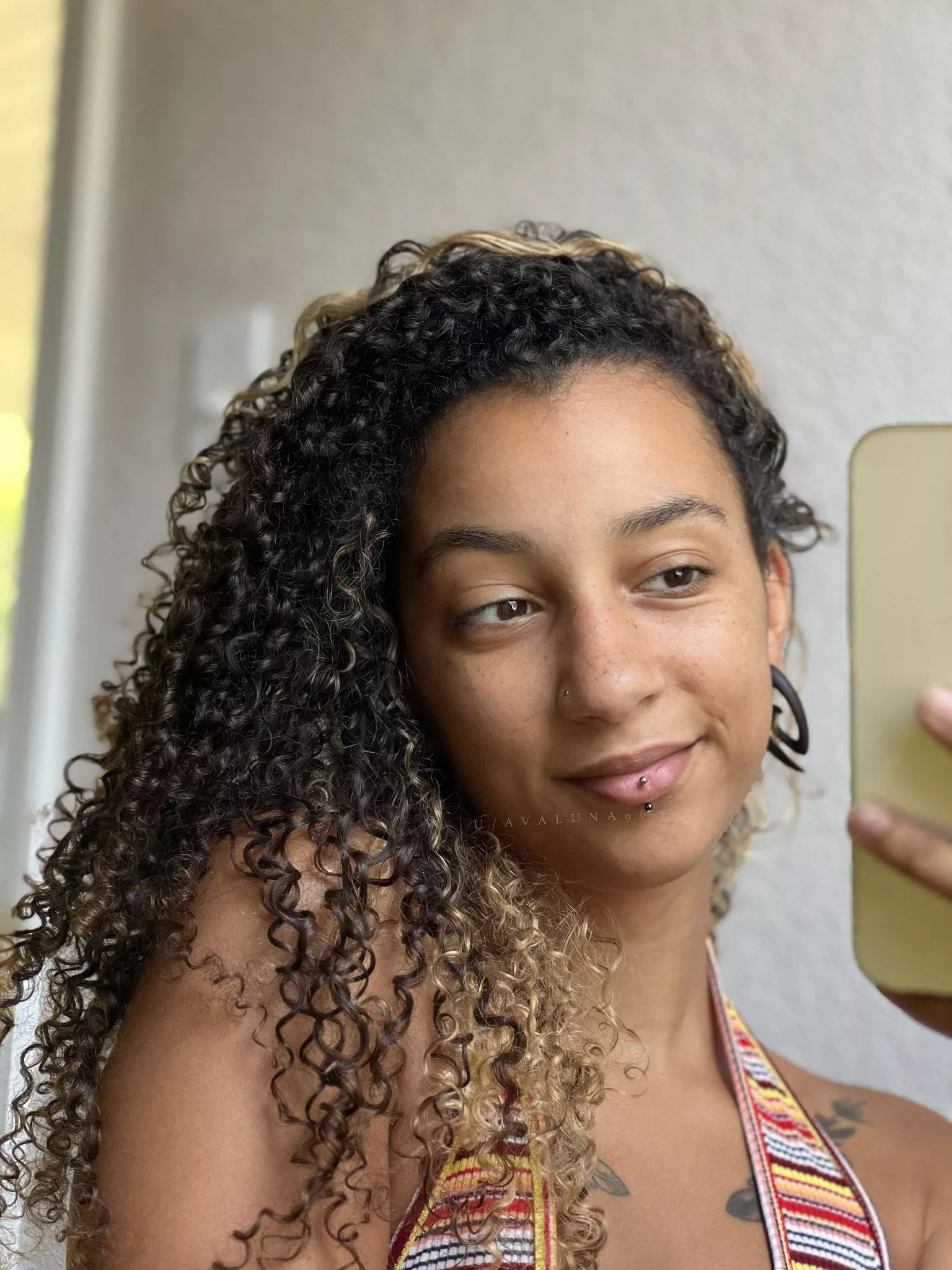 More freckles in the sun posted by avaluna96_