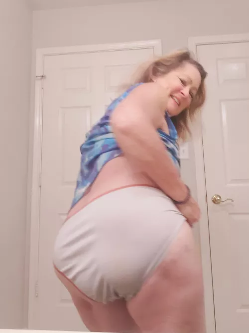 My butt looks so nice and round today by blondiedi1223