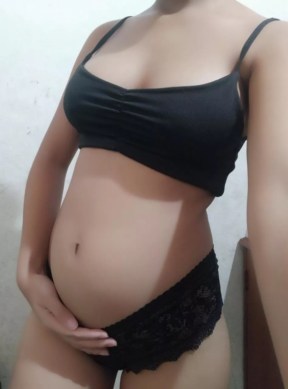 my first single pregnancy, someone help me if you like 🥺 posted by Isadoracarvajal