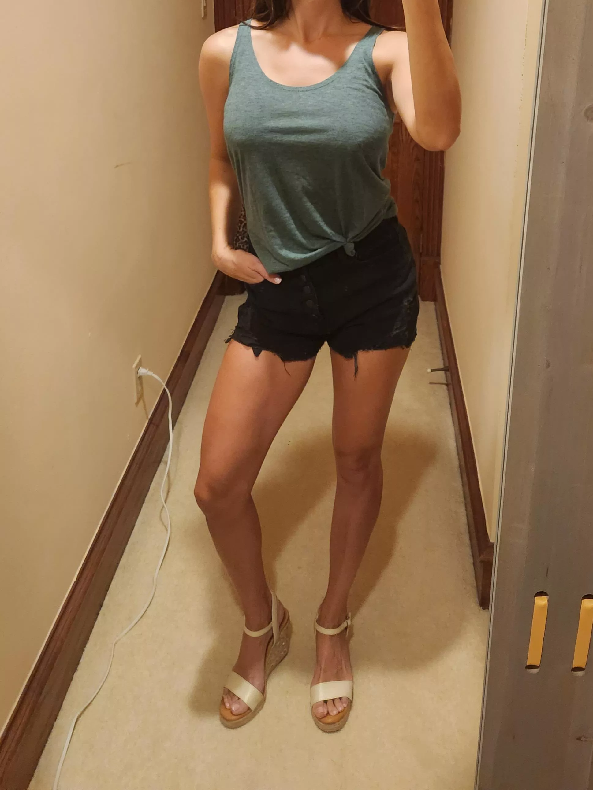 Perfect day for a cute tank top [f] posted by bunnywithbenefits