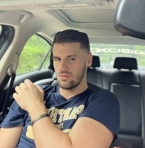 Recently single and starting to put myself out there :) hope all has a nice weekend by Desperate_Parking724