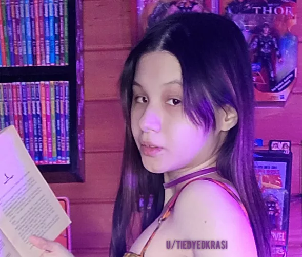 The face of a nerdy bookworm by tiedyedkrasi