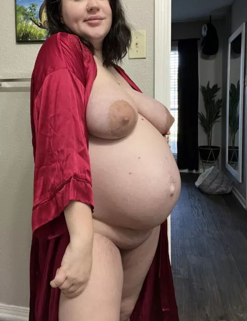 What’s your favorite part of the pregnant body? ❤️ by assh_nsfw