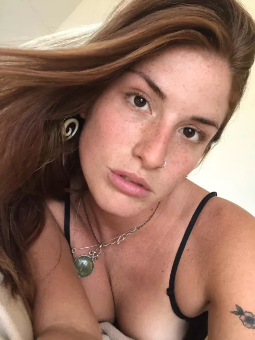 Careful, i might seduce you by my looks by sugaRedhead