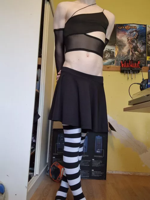 Do you like my new top? :3 by BiCuriousBoi99