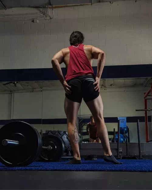 Do you mind if I keep growing? 🐂 by meaty_tarzan