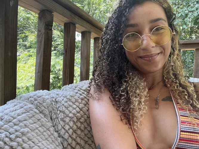 Happy Friyayyy!! by avaluna96_