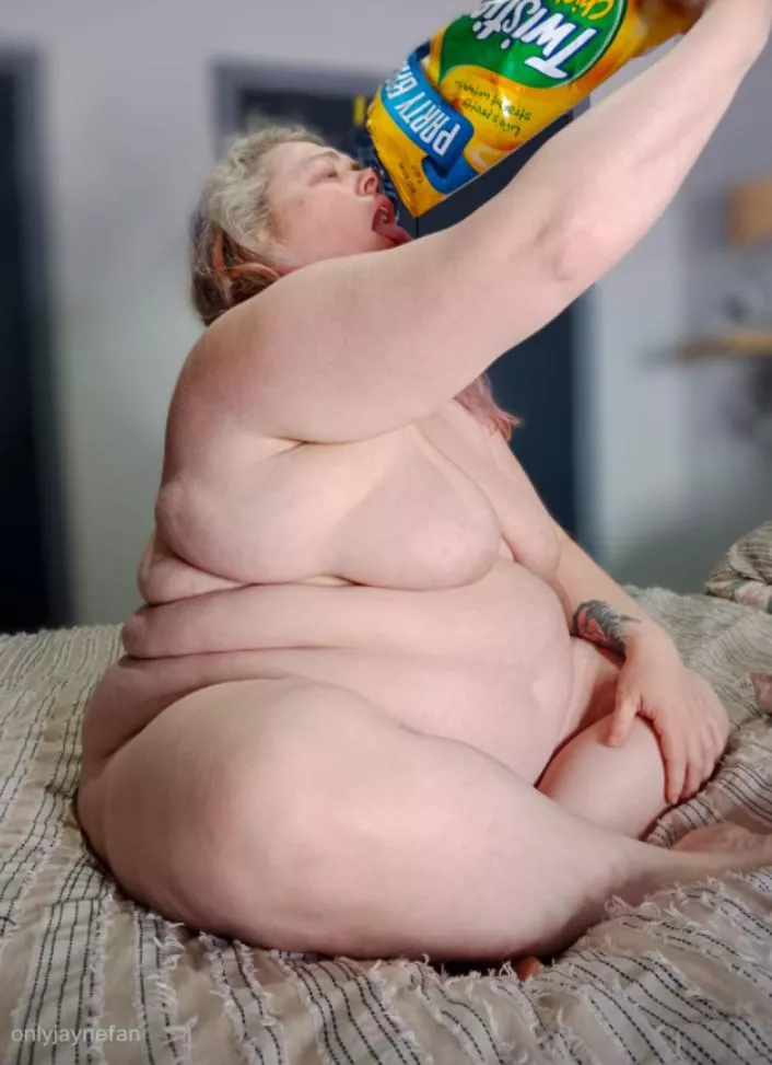 Having a snacksident posted by onlyjaynefan