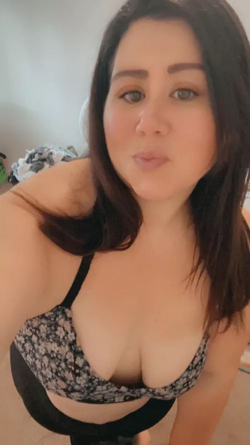 Hello! by havingfunforme