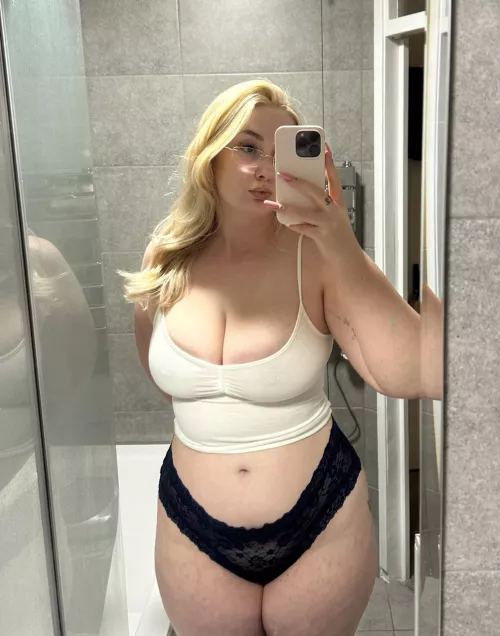 I don’t feel great about my stomach today, can someone cheer me up 🥹 by rubythestallion