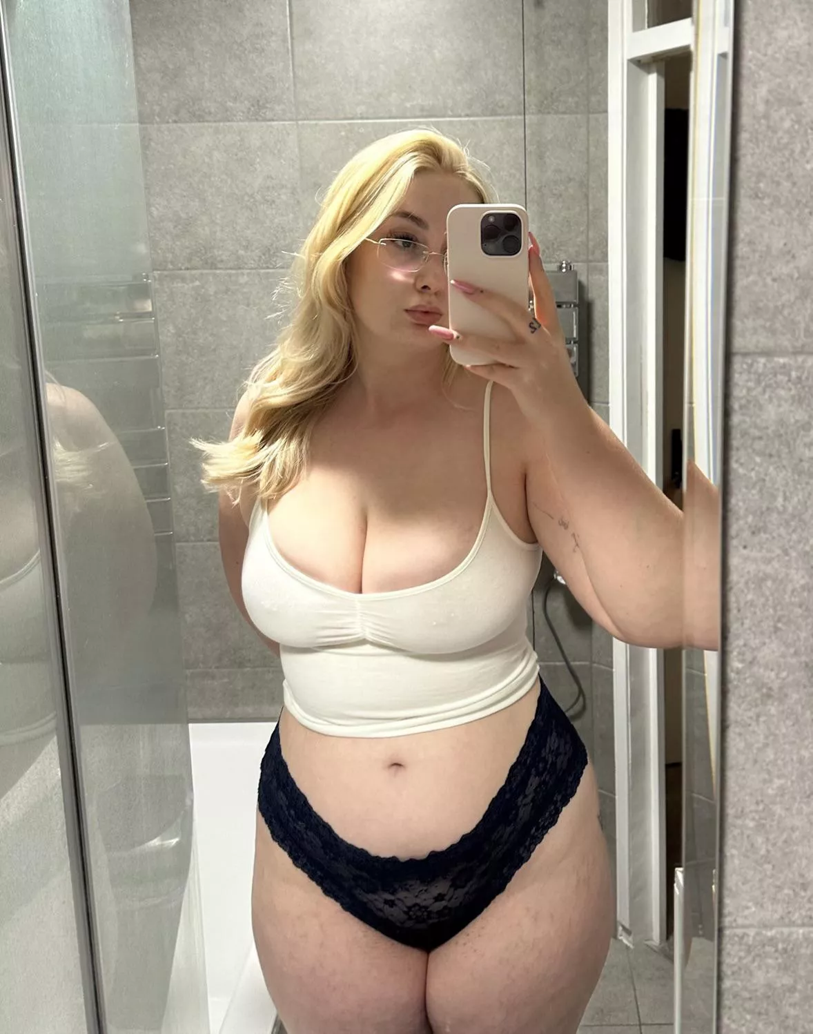 I don’t feel great about my stomach today, can someone cheer me up 🥹 posted by rubythestallion