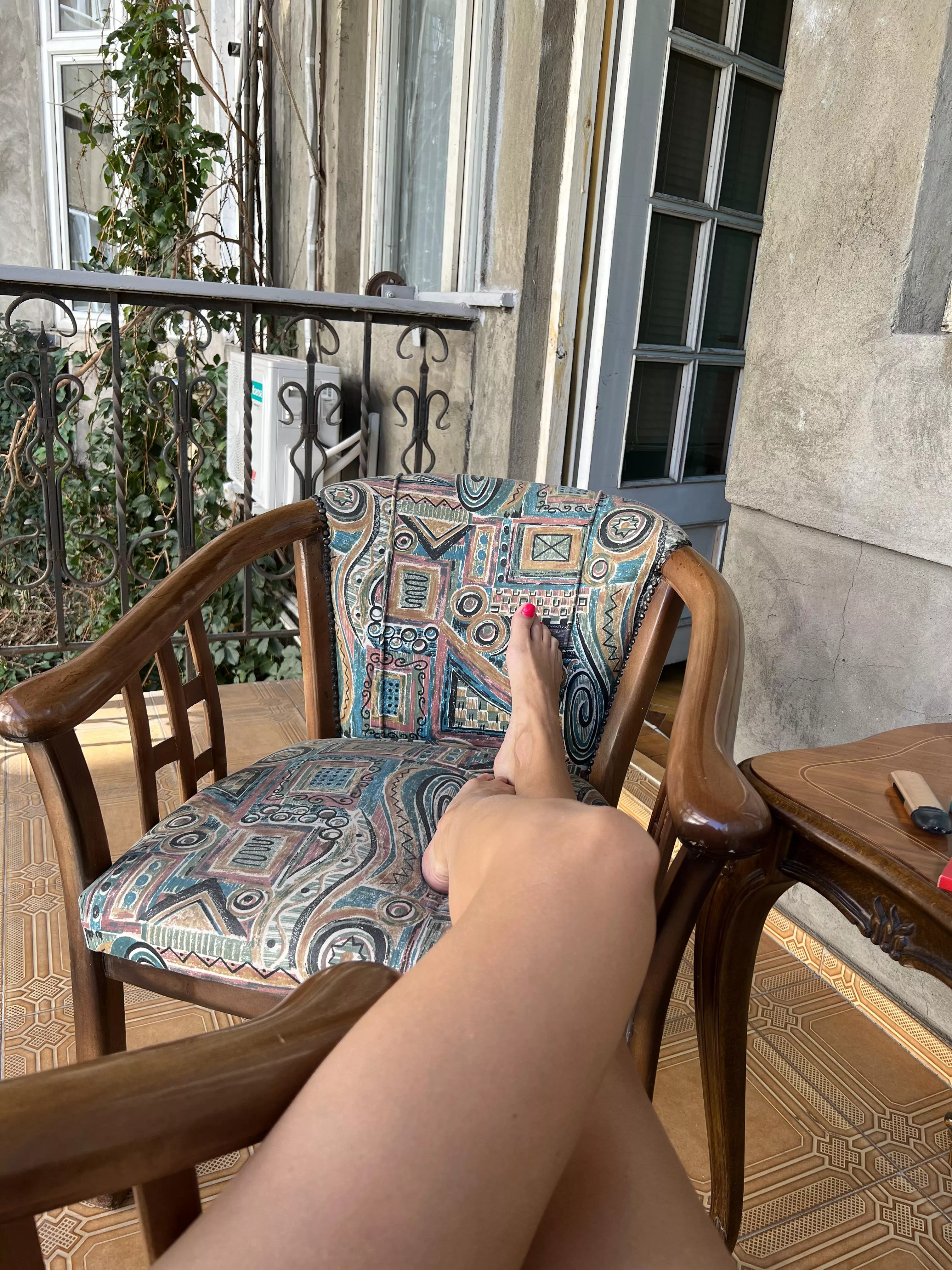 I love basking in the sun in the morning, if you were sitting across from me, I would jerk your legs off. posted by dullyBogey