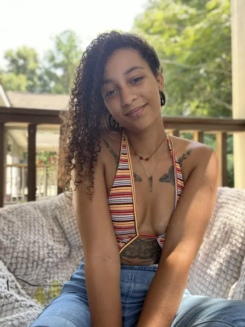 I think freckles are kinda cute and sexy at the same time haha by avaluna96_