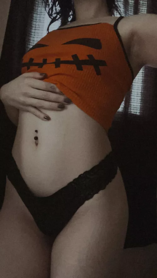 its time to break out the spooky clothes & lingerie! by graveslvt