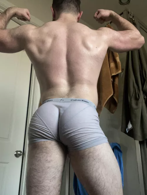 Never skipping leg day by Vorpalitie